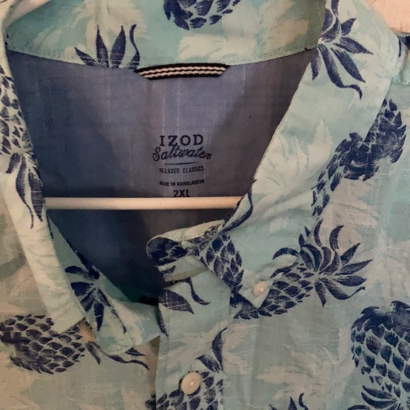 IZOD Pineapple Print Chambray Men's Shirt - Picture 6 of 10